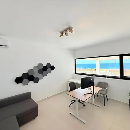 Luz Del Mar, Villa *